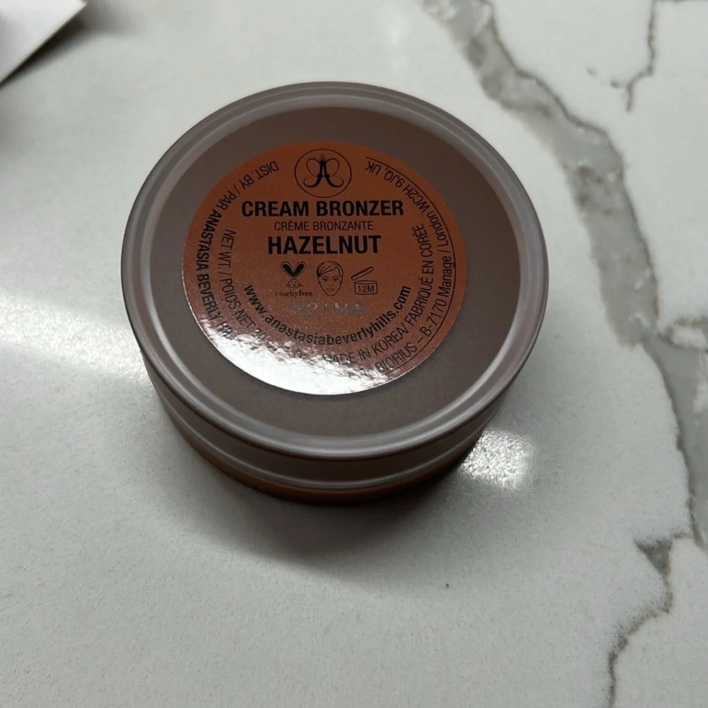 New in Box Anastasia Cream Bronzer, Hazelnut - Picture 3 of 4